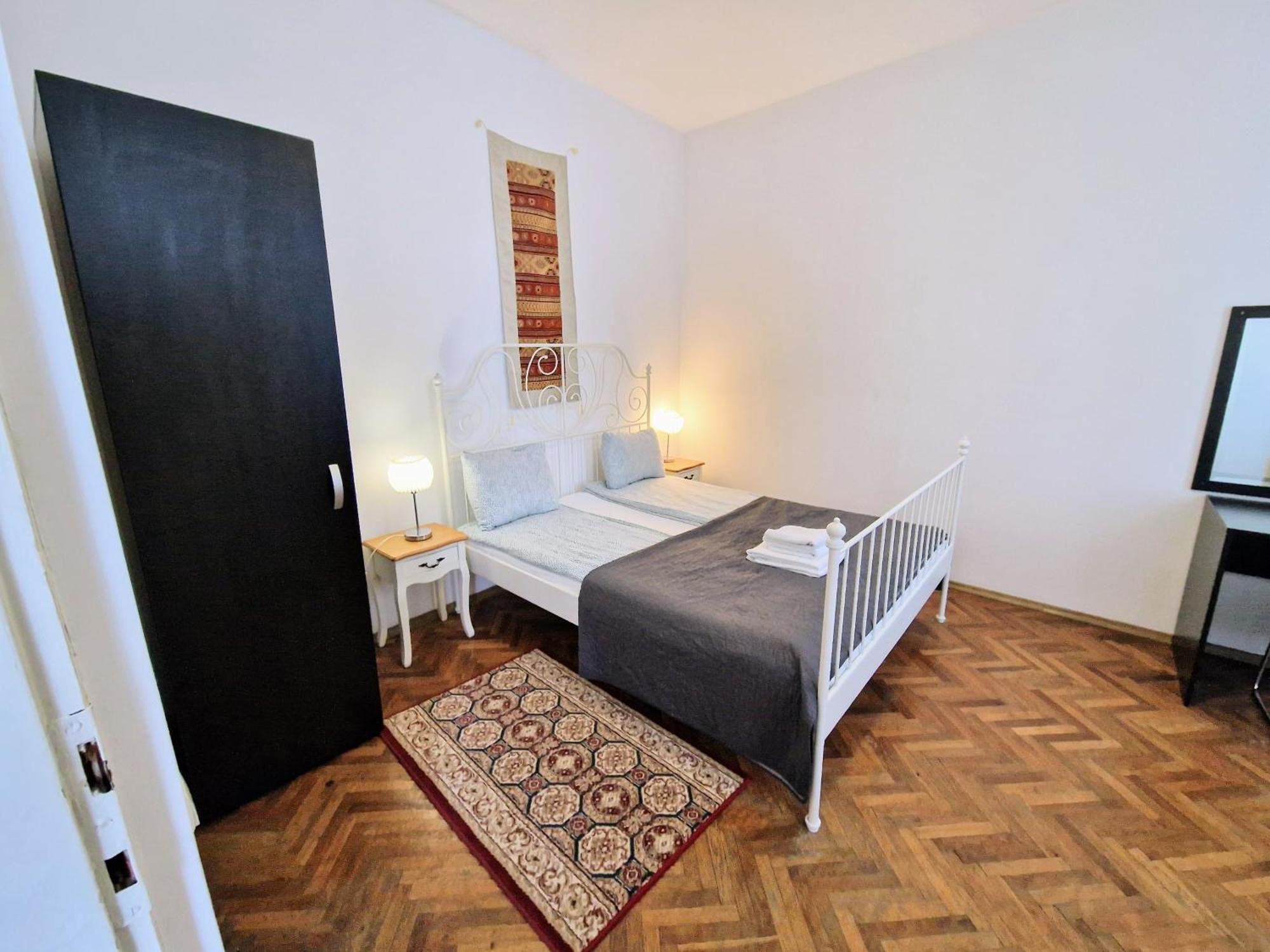 Main Square Apartments & More Braşov Buitenkant foto
